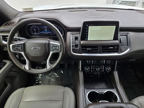 Used 2023 Chevrolet Suburban Z71 w/ Luxury Package AWD/4WD image 7