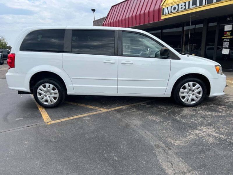 Used 2017 Dodge Grand Caravan SE w/ Power Window Group FWD image 5