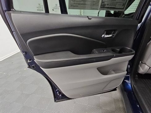 Used 2021 Honda Pilot Touring image 38