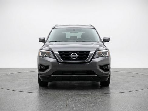 Used 2025 Nissan Pathfinder SV image 2