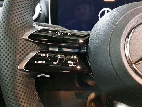 Used 2026 Mercedes-Benz GLC 300 4MATIC image 19