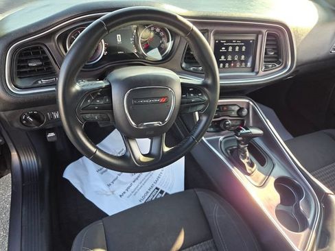 Used 2018 Dodge Challenger SXT RWD image 8