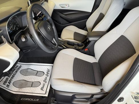 Used 2023 Toyota Corolla SE image 18