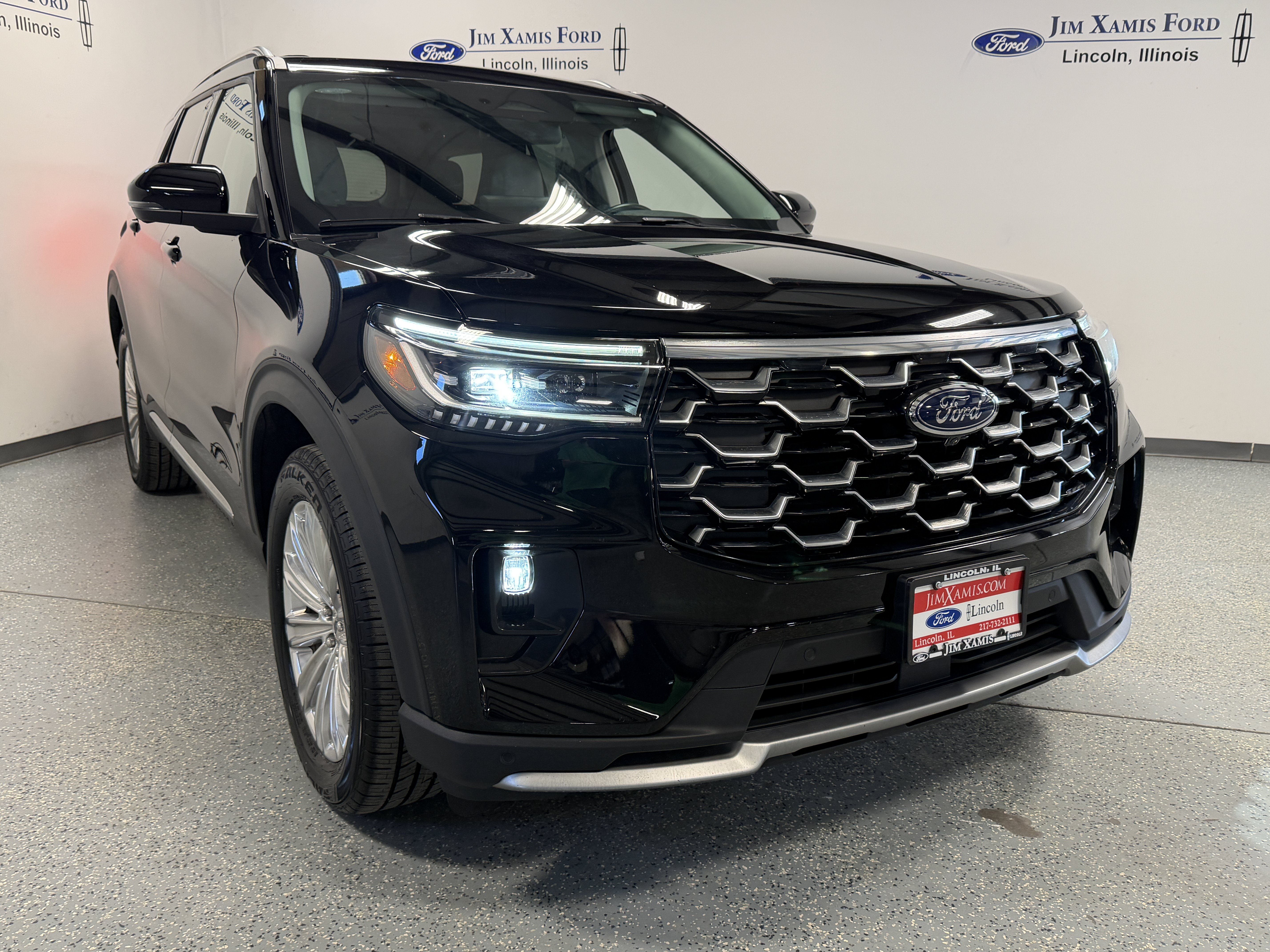 Used 2025 Ford Explorer Platinum w/ LUX Leather Package AWD/4WD image 35