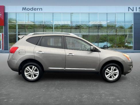 Used 2012 Nissan Rogue SV w/ Premium Pkg image 4