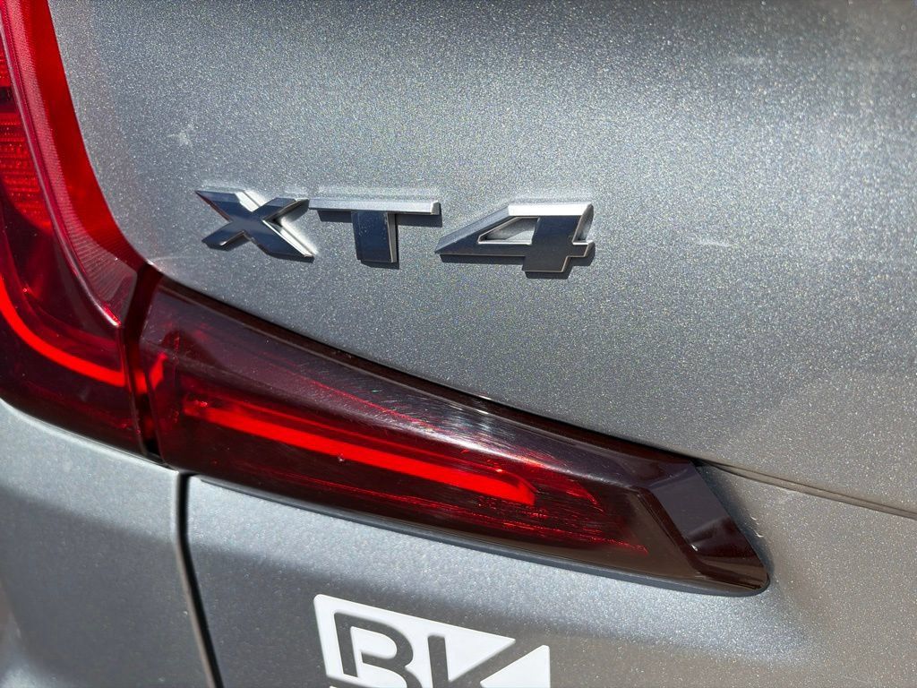 Used 2025 Cadillac XT4 Premium Luxury FWD image 16