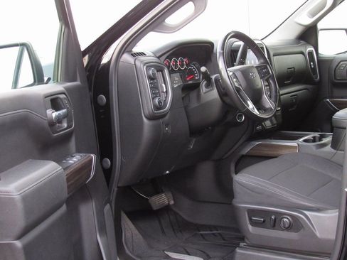 Used 2020 Chevrolet Silverado 1500 RST image 12