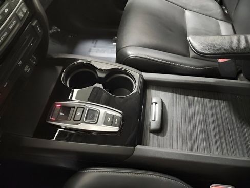 Used 2018 Honda Pilot Touring image 33