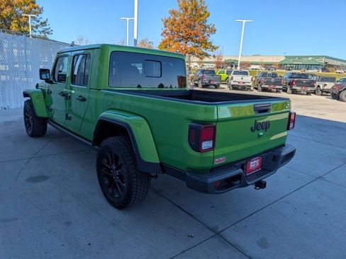 Used 2025 Jeep Gladiator Sport image 23