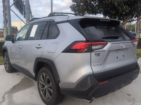 Certified 2025 Toyota RAV4 XLE Premium image 8