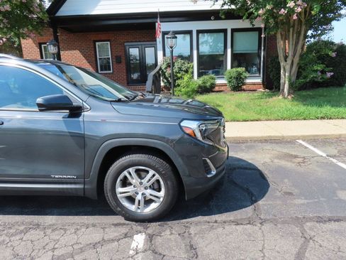 Used 2018 GMC Terrain SLE w/ Infotainment Package I FWD image 10
