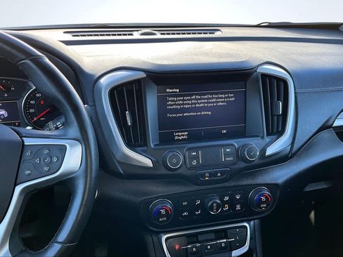 Used 2024 GMC Terrain SLT image 16