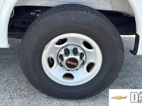 Used 2025 GMC Savana 3500 LT w/ LT Preferred Equipment Group RWD image 6
