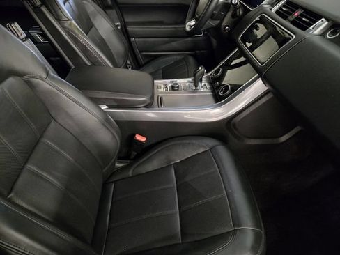 Used 2018 Land Rover Range Rover Sport HSE AWD/4WD image 3