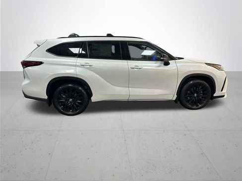 New 2026 Toyota Highlander XSE image 6
