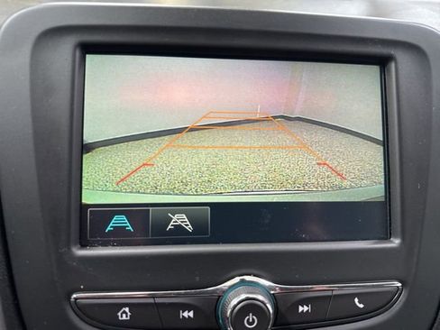 Used 2018 Chevrolet Malibu LS image 2