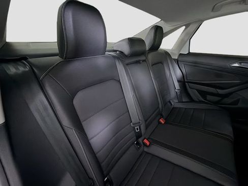 Used 2024 Volkswagen Jetta SE FWD image 25