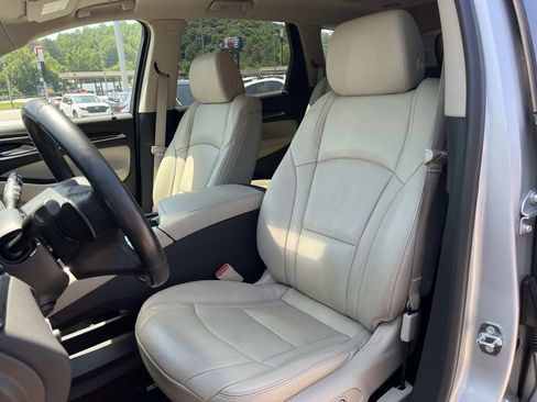 Used 2018 Buick Enclave Premium w/ Experience Buick Package FWD image 30