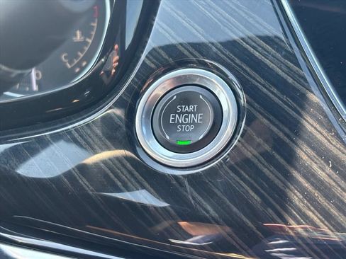 Used 2023 Cadillac XT6 Premium Luxury FWD image 18