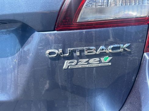 Used 2017 Subaru Outback 2.5i Premium AWD/4WD image 5
