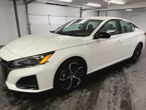 Used 2024 Nissan Altima 2.5 SR image 4