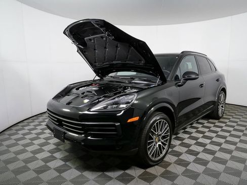 Used 2022 Porsche Cayenne image 36