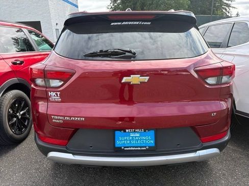 Used 2021 Chevrolet TrailBlazer LT w/ Premium Seating Package AWD/4WD image 2