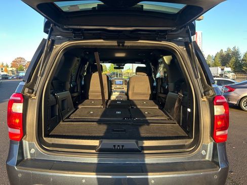 Used 2020 Ford Expedition XLT image 25