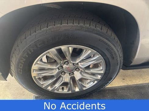 Used 2022 GMC Yukon Denali image 2