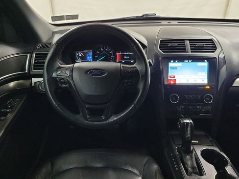 Used 2018 Ford Explorer XLT w/ Equipment Group 202A FWD image 22