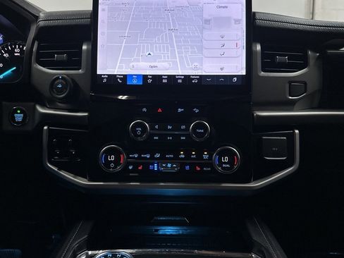 Used 2024 Ford Expedition XLT image 23