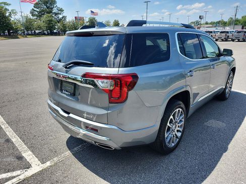 Certified 2023 GMC Acadia Denali w/ Denali Ultimate Package AWD/4WD image 3