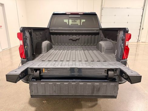 Used 2021 Chevrolet Silverado 1500 LT Trail Boss w/ Convenience Package II image 9