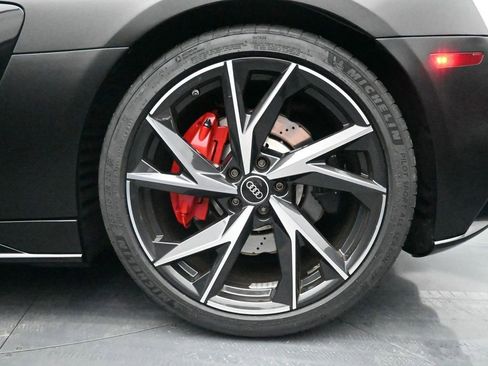 Used 2021 Audi R8 V10 w/ Premium Package image 14
