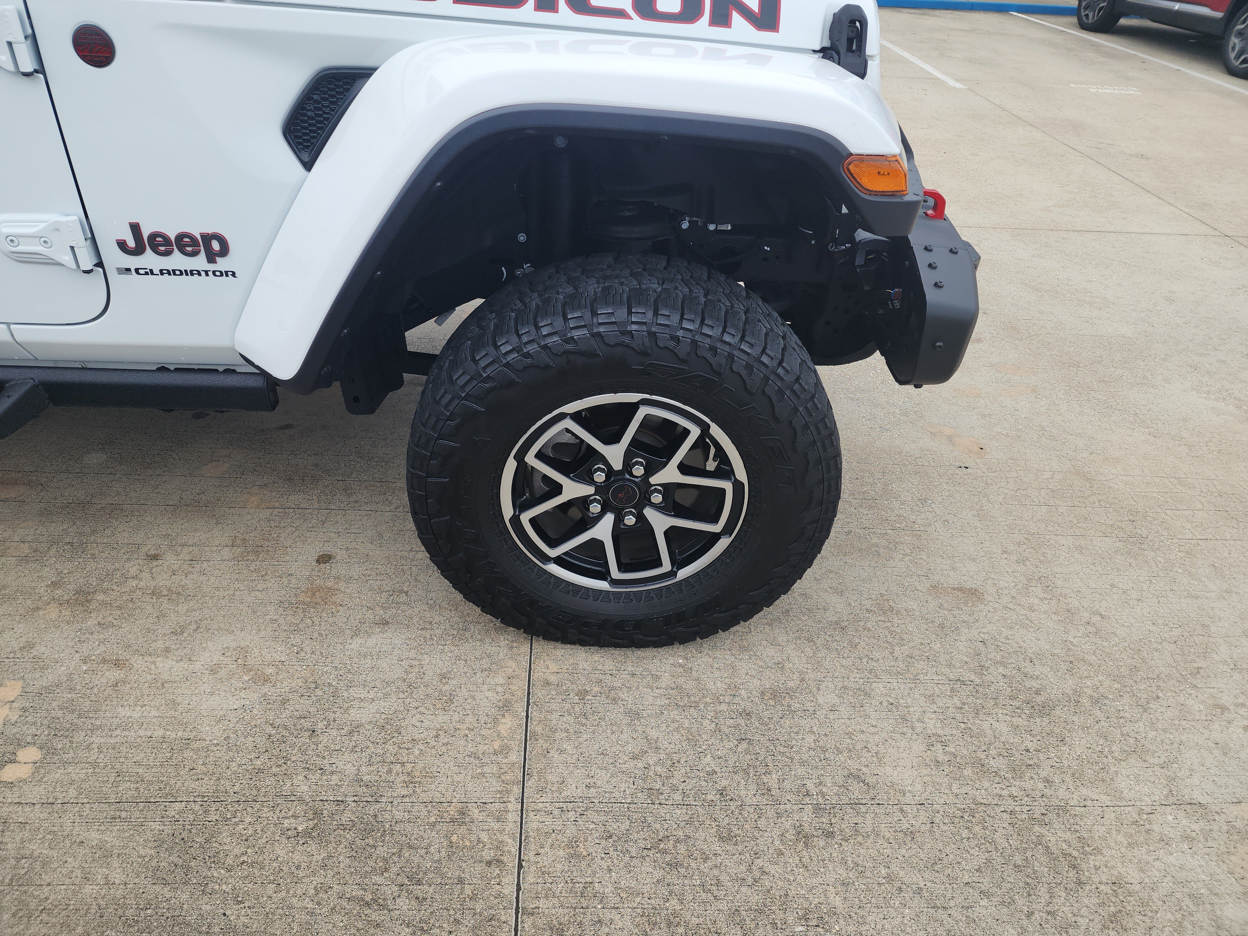 Used 2025 Jeep Gladiator Rubicon AWD/4WD image 9