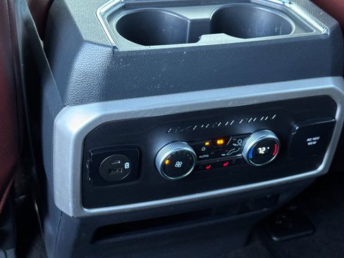 Used 2023 Ford Expedition Limited image 15