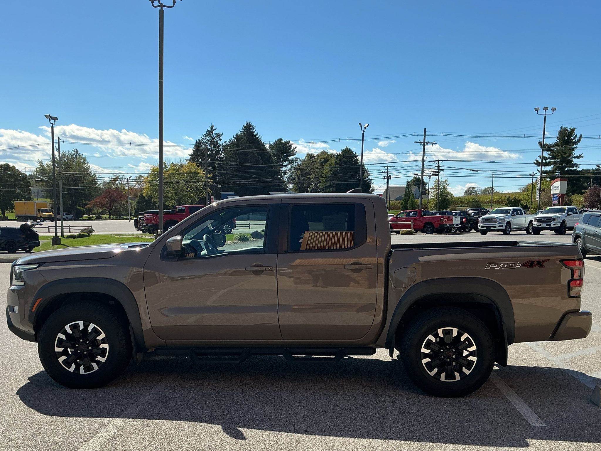 Used 2024 Nissan Frontier PRO-4X w/ Pro Convenience Package AWD/4WD image 6