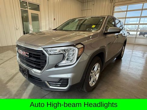 Used 2024 GMC Terrain SLE image 8
