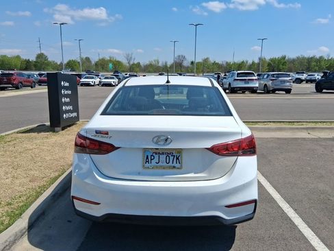 Used 2019 Hyundai Accent SE image 5