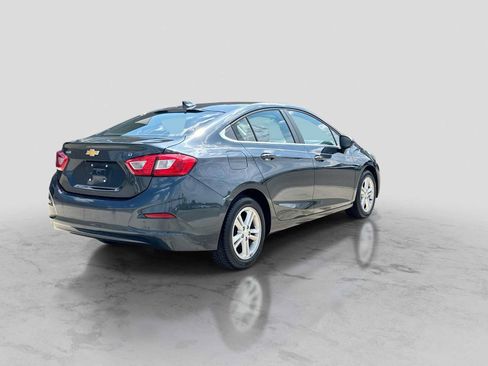 Used 2018 Chevrolet Cruze LT w/ Convenience Package FWD image 6