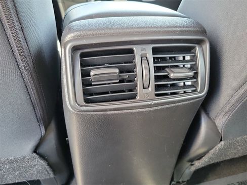 Used 2022 Nissan Rogue Sport SV image 21