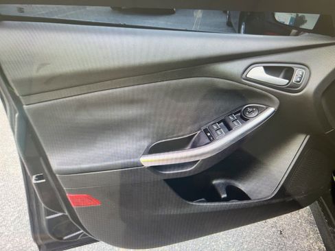 Used 2016 Ford Focus ST FWD image 13