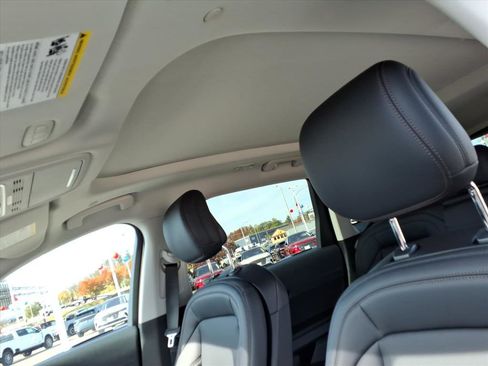 Used 2026 Lincoln Nautilus Premier w/ Equipment Group 102A image 5