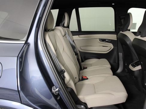 Certified 2025 Volvo XC90 B5 Core image 30