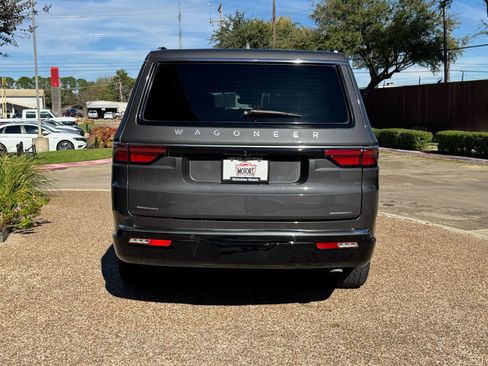 Used 2022 Jeep Wagoneer Series III w/ Convenience Group I image 9
