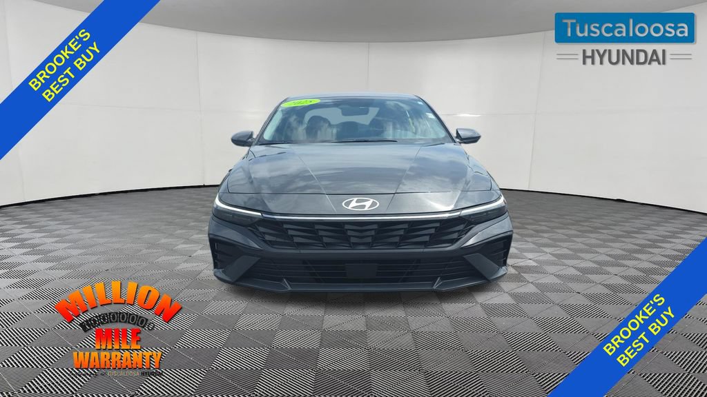 Used 2025 Hyundai Elantra SEL FWD image 2