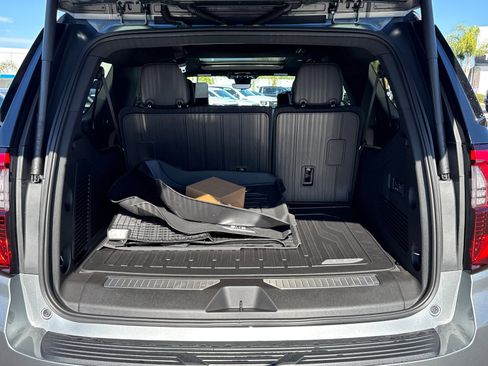 New 2026 GMC Yukon XL Denali image 9