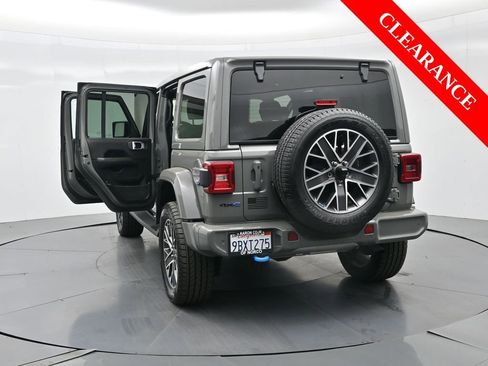 Used 2022 Jeep Wrangler Unlimited Sahara image 45