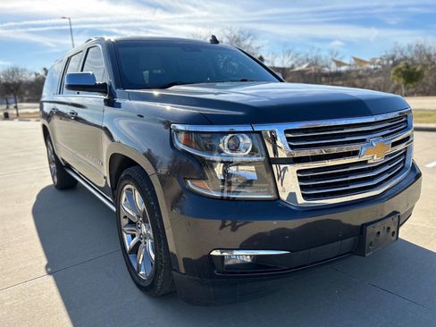 Used 2016 Chevrolet Suburban LTZ image 4