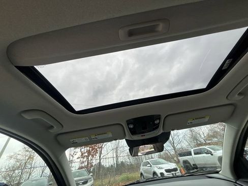 New 2026 Kia Niro EX image 17